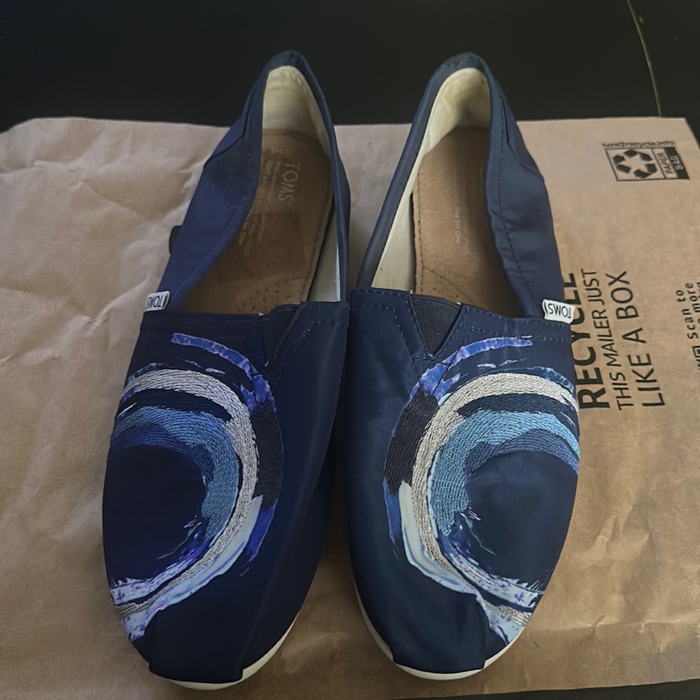 EUC TOMS Slip-ons in Various Hues of Blue